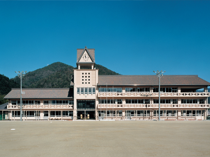 上麻生中学校（岐阜県）　設計/大建設計株式会社